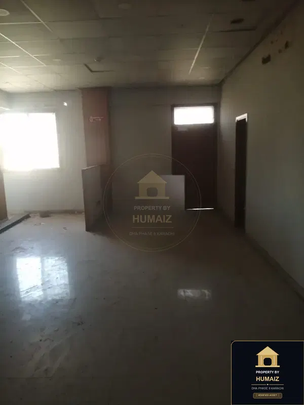 200 Sq. Yd. Commercial Building (Boulevard Facing, 2 Bath, Unit 1) on Zulfiqar Commercial For Rent in DHA Phase 8 Karachi — Photograph 5