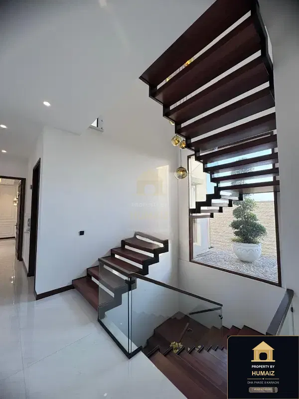 600 Sq. Yd. 6-Bedroom Luxury Villa (Basement, 7 Bath, Residence 3) in DHA Phase 8 For Sale in DHA Phase 8 Karachi — Photograph 6