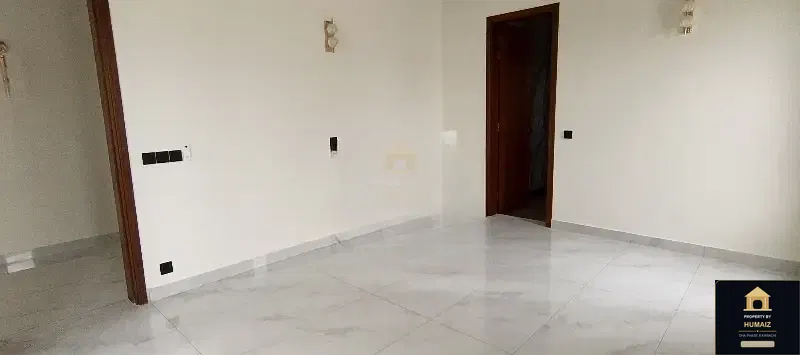 500 Sq. Yd. 7-Bedroom Luxury Villa (Basement, 6 Bath, Residence 3) in DHA Phase 8 For Sale in DHA Phase 8 Karachi — Photograph 16