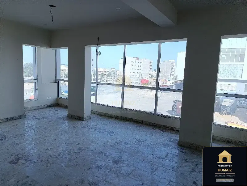 107 Sq. Yd. Corporate Office Space on Zulfiqar Commercial For Rent in DHA Phase 8 Karachi — Photograph 3