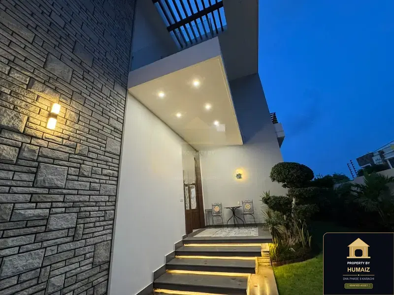 700 Sq. Yd. 6-Bedroom Luxury Villa on Khayaban-e-Faisal For Rent in DHA Phase 8 Karachi — Photograph 23