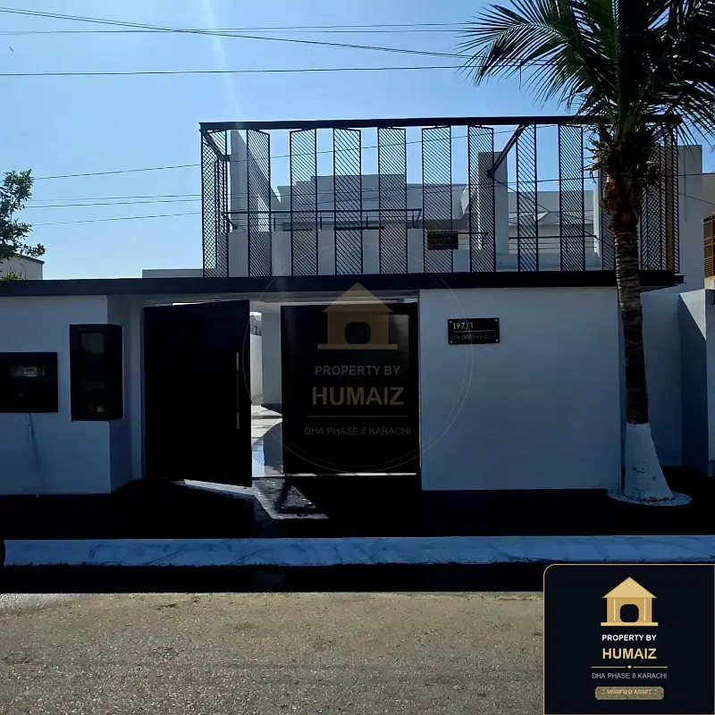 666 Sq. Yd. 4-Bedroom Luxury Villa in Zone A For Sale in DHA Phase 8 Karachi — Photograph 2
