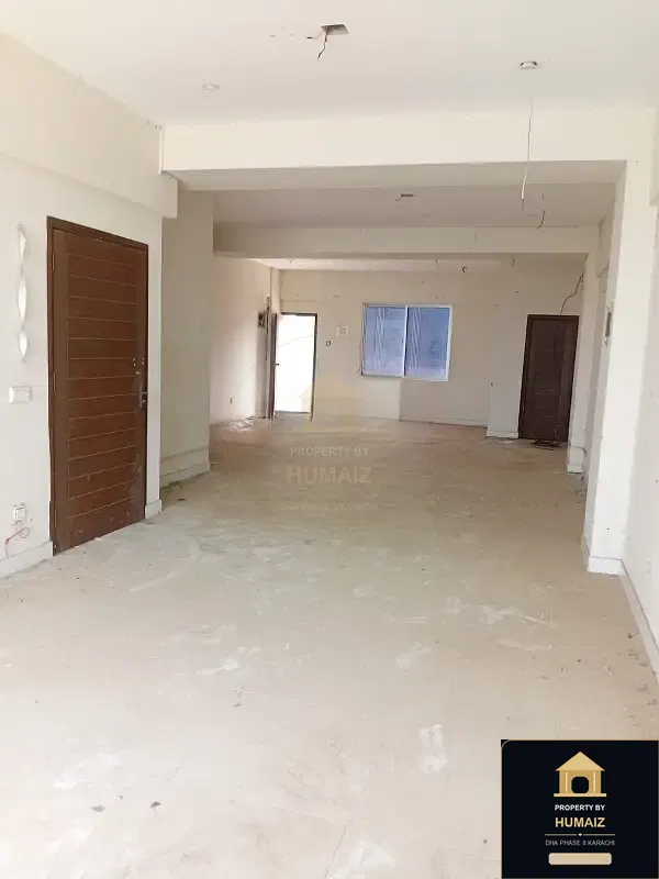 100 Sq. Yd. Corporate Office Space (Boulevard Facing, 1 Bath, Unit 4) in DHA Phase 8 For Rent in DHA Phase 8 Karachi — Photograph 2