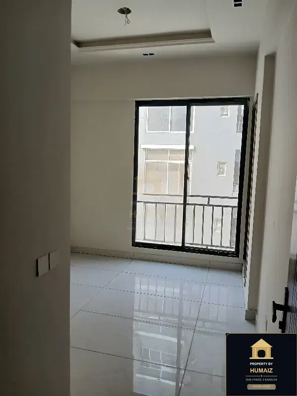 3-Bedroom Luxury Apartment (Boulevard Facing, 3 Bath, Suite 2) on Al-Murtaza Commercial For Sale in DHA Phase 8 Karachi — Photograph 7