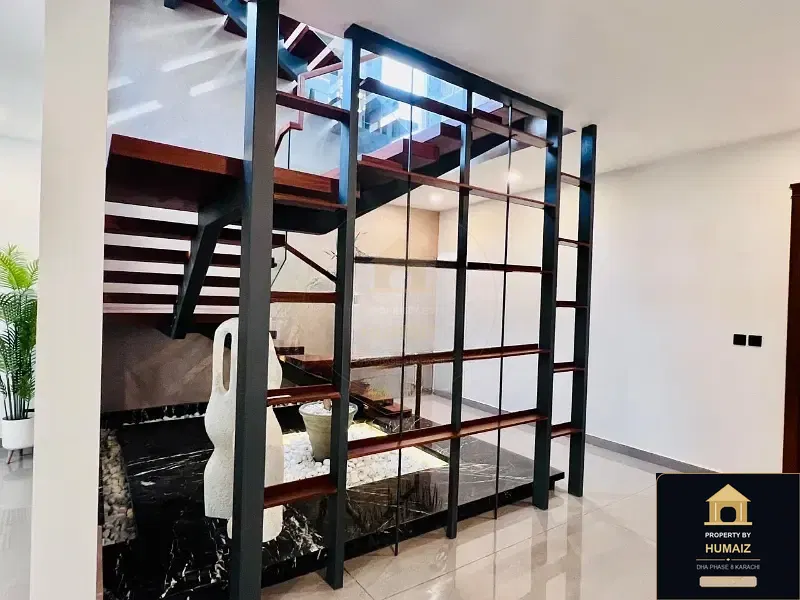 500 Sq. Yd. 5-Bedroom Luxury Villa (Basement, 7 Bath, Residence 32) in DHA Phase 8 For Sale in DHA Phase 8 Karachi — Photograph 4