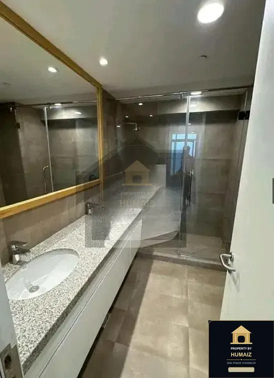 2-Bedroom Luxury Apartment (Sea Facing, 3 Bath, Suite 12) at The Views For Sale in DHA Phase 8 Karachi — Photograph 4