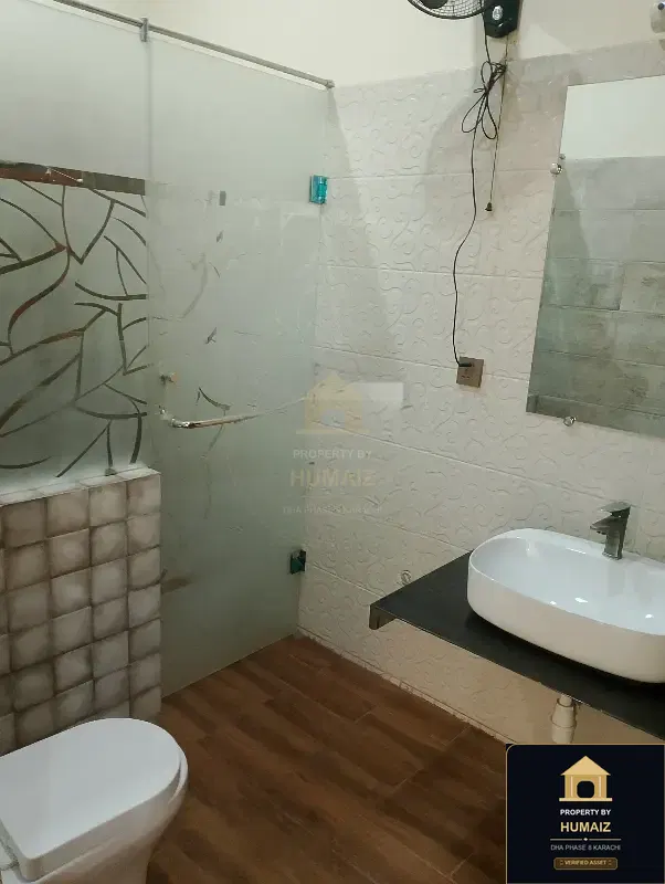 4-Bedroom Upper/Lower Portion (4 Bath, Unit 3) in DHA Phase 8 For Rent in DHA Phase 8 Karachi — Photograph 5