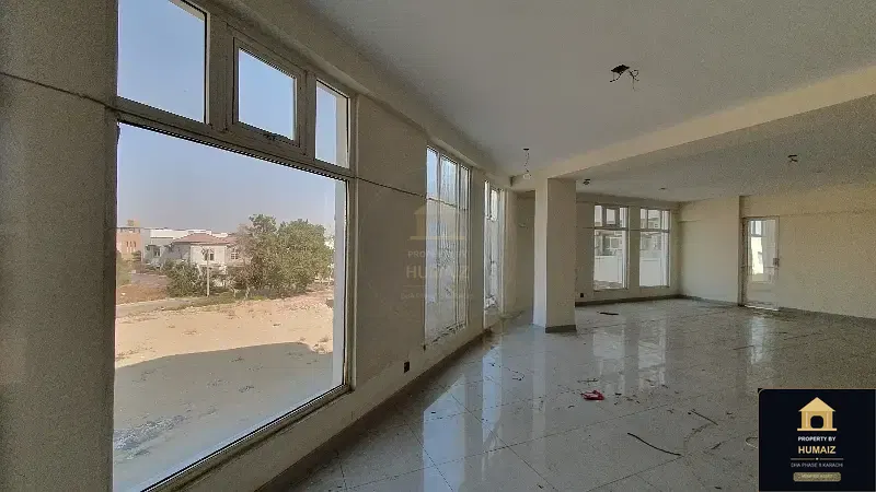 142 Sq. Yd. Corporate Office Space on Zulfiqar Commercial For Rent in DHA Phase 8 Karachi — Photograph 3