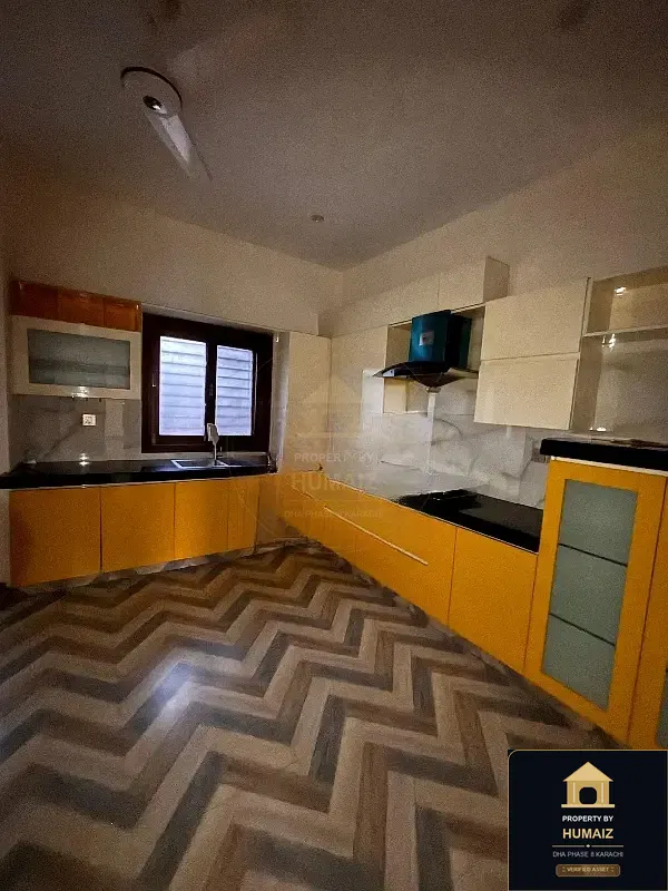 4-Bedroom Upper/Lower Portion (Brand New, 4 Bath, Unit 6) in DHA Phase 8 For Rent in DHA Phase 8 Karachi — Photograph 3