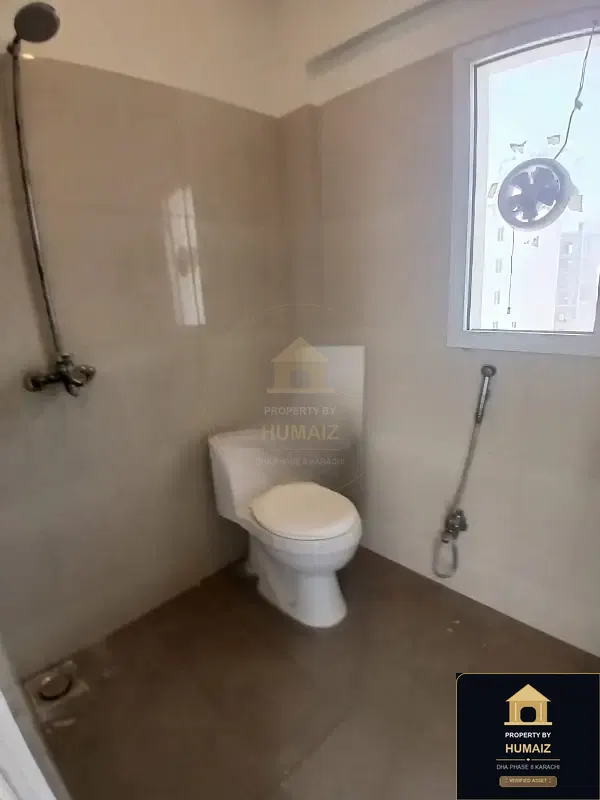 3-Bedroom Luxury Apartment (Brand New, 3 Bath, Suite 1) on Zulfiqar Commercial For Sale in DHA Phase 8 Karachi — Photograph 5