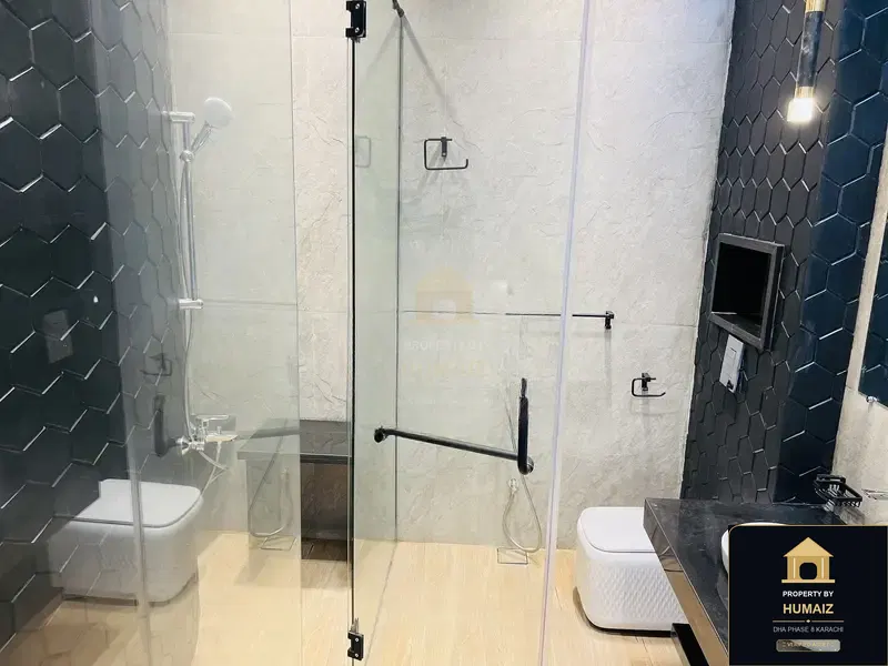 300 Sq. Yd. 6-Bedroom Luxury Villa (Sea Facing, Residence 1) in DHA Phase 8 For Sale in DHA Phase 8 Karachi — Photograph 4