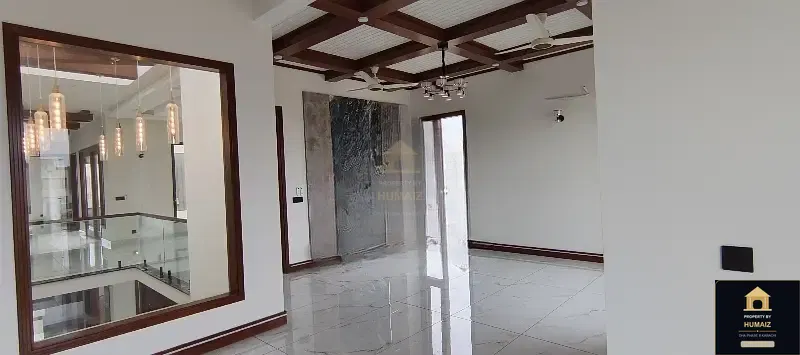 500 Sq. Yd. 7-Bedroom Luxury Villa (Basement, 6 Bath, Residence 3) in DHA Phase 8 For Sale in DHA Phase 8 Karachi — Photograph 26