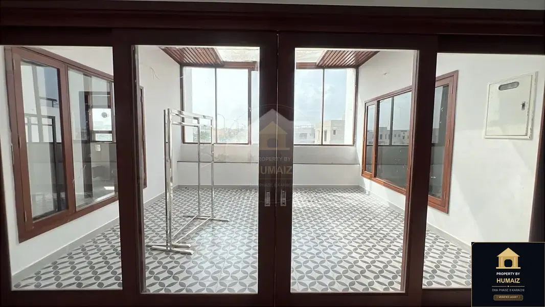 500 Sq. Yd. 6-Bedroom Luxury Villa (Basement, 6 Bath, Residence 5) on Zulfiqar Commercial For Sale in DHA Phase 8 Karachi — Photograph 8