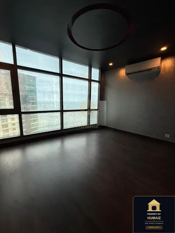 3-Bedroom Luxury Apartment (Sea Facing, 5 Bath, Suite 30) at Pearl Towers For Sale in DHA Phase 8 Karachi — Photograph 12