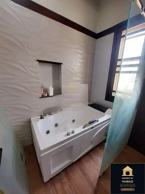 500 Sq. Yd. 5-Bedroom Luxury Villa on Khayaban-e-Tipu Sultan For Sale in DHA Phase 8 Karachi — Photograph 3