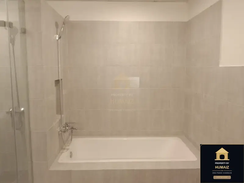 4-Bed Luxury Penthouse (Sea Facing, 5 Bath, Suite 1) at Pearl Towers For Rent in DHA Phase 8 Karachi — Photograph 49