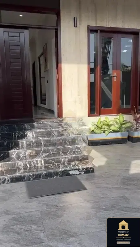 500 Sq. Yd. 6-Bedroom Luxury Villa (West Open, 6 Bath, Residence 39) in DHA Phase 8 For Sale in DHA Phase 8 Karachi — Photograph 5