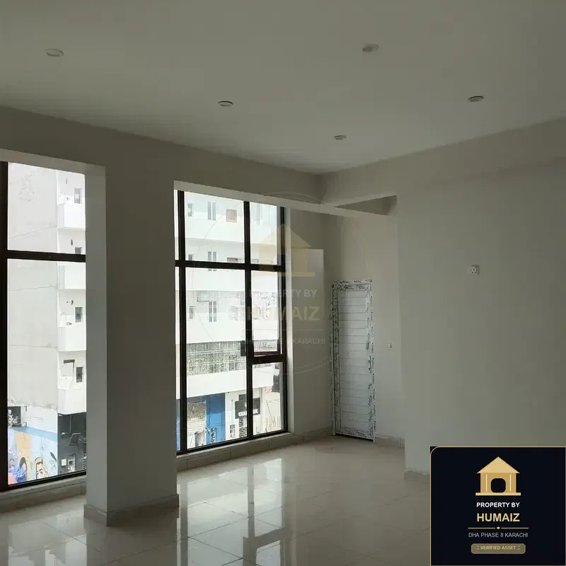 111 Sq. Yd. Corporate Office Space (Corner, Unit 3) on Zulfiqar Commercial For Rent in DHA Phase 8 Karachi — Photograph 3
