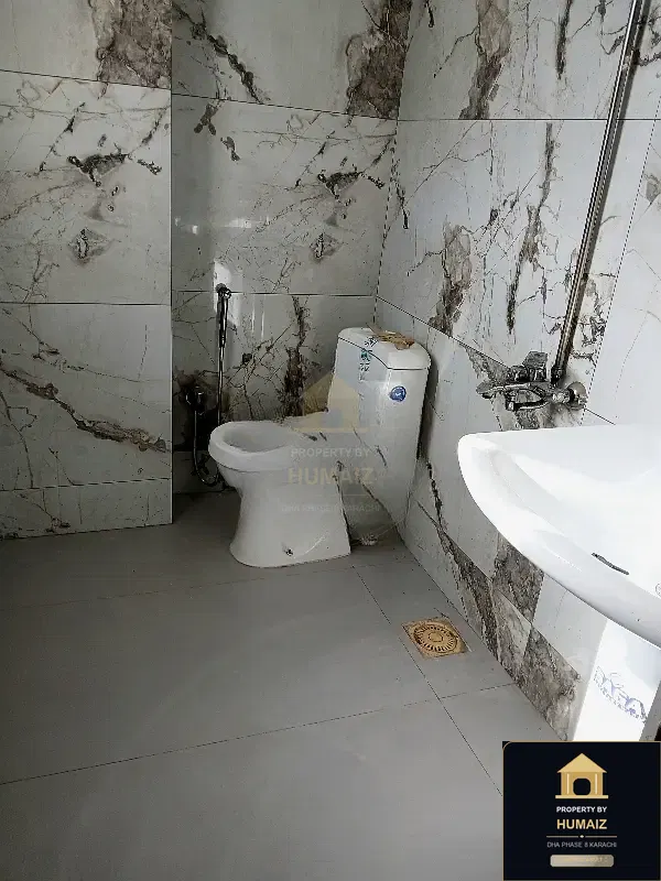 2-Bedroom Luxury Apartment (Boulevard Facing, 2 Bath, Suite 1) on Zulfiqar Commercial For Sale in DHA Phase 8 Karachi — Photograph 5