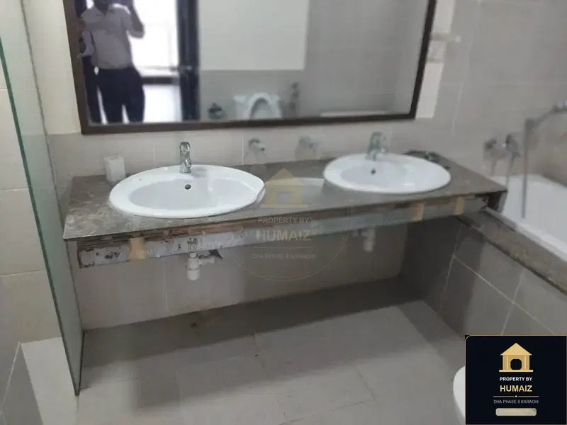 2-Bedroom Luxury Apartment (Sea Facing, 2 Bath, Suite 9) at Coral Towers For Sale in DHA Phase 8 Karachi — Photograph 6