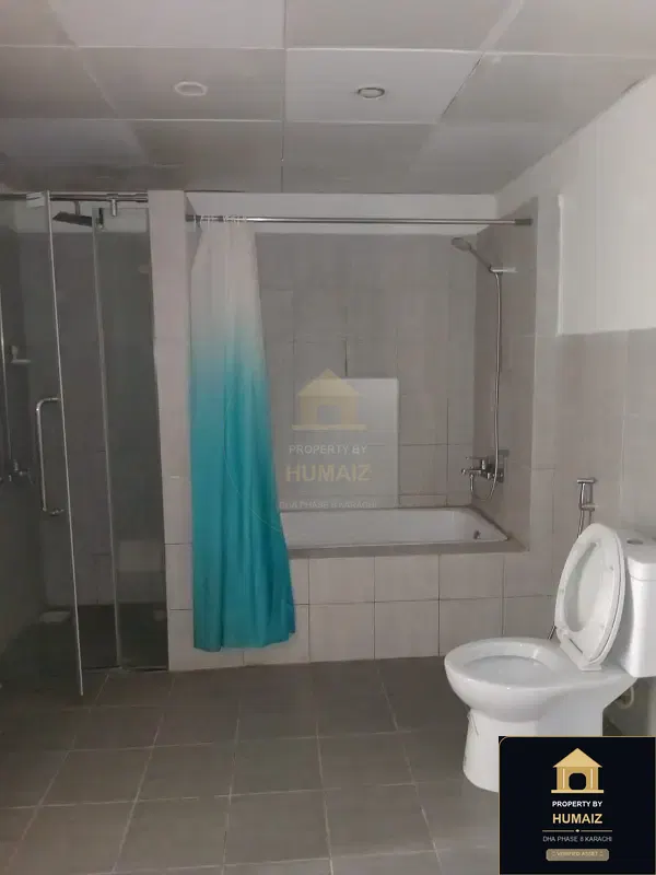 4-Bedroom Luxury Apartment (Sea Facing, 4 Bath, Suite 5) at Reef Towers For Rent in DHA Phase 8 Karachi — Photograph 13