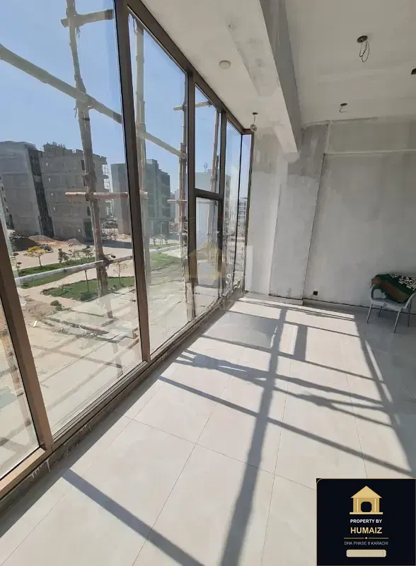 111 Sq. Yd. Corporate Office Space on Zulfiqar Commercial For Sale in DHA Phase 8 Karachi — Photograph 5