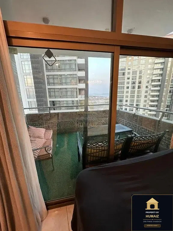 3-Bedroom Luxury Apartment (Sea Facing, 4 Bath, Suite 5) at Pearl Towers For Sale in DHA Phase 8 Karachi — Photograph 9