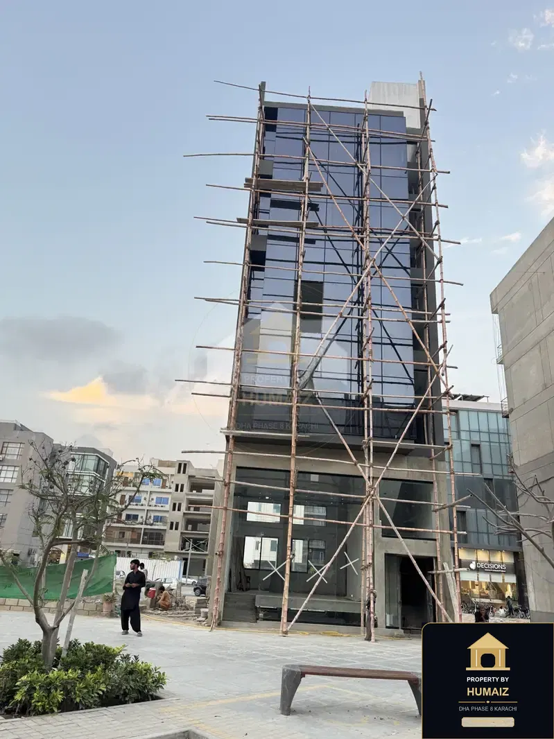 100 Sq. Yd. Commercial Building (Unit 1) in Khayaban-e-Shaheen For Rent in DHA Phase 8 Karachi — Photograph 3