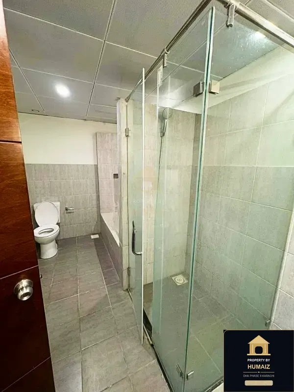 4-Bed Luxury Penthouse (Sea Facing, 5 Bath, Suite 2) at Pearl Towers For Rent in DHA Phase 8 Karachi — Photograph 11