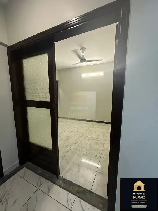 3-Bedroom Luxury Apartment (Sea Facing, 3 Bath, Suite 1) at Pearl Towers For Rent in DHA Phase 8 Karachi — Photograph 3