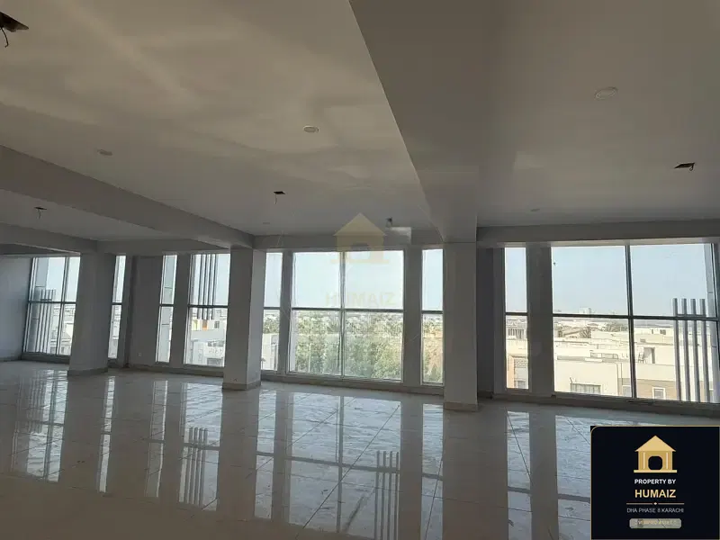222 Sq. Yd. Corporate Office Space (6 Bath, Unit 1) on Zulfiqar Commercial For Sale in DHA Phase 8 Karachi — Photograph 2