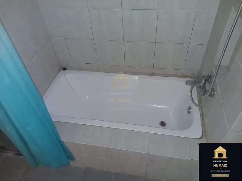 4-Bedroom Luxury Apartment (Sea Facing, 4 Bath, Suite 5) at Reef Towers For Rent in DHA Phase 8 Karachi — Photograph 12