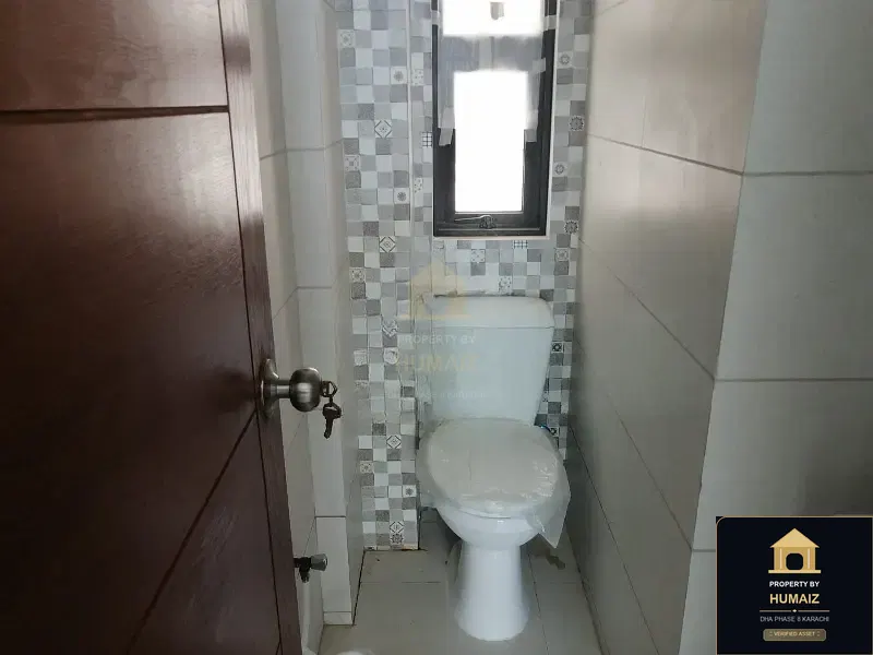 46 Sq. Yd. Commercial Retail Shop on Zulfiqar Commercial For Sale in DHA Phase 8 Karachi — Photograph 18