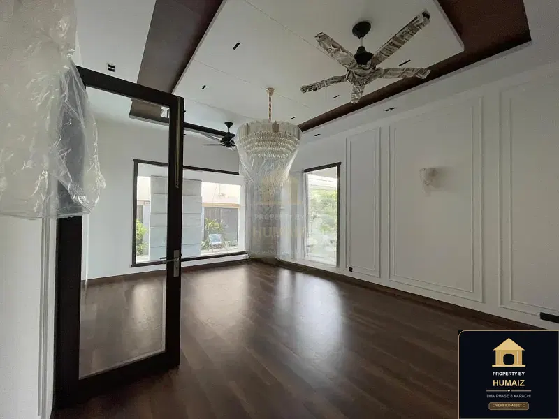 666 Sq. Yd. 6-Bedroom Luxury Villa in Khayaban-e-Bahria For Sale in DHA Phase 8 Karachi — Photograph 7