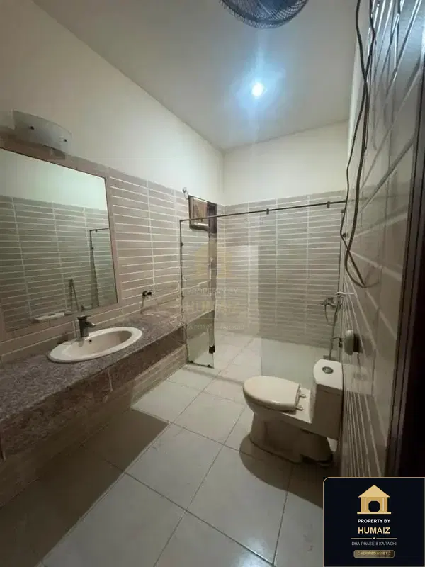 3-Bedroom Upper/Lower Portion (3 Bath, Unit 94) in DHA Phase 8 For Rent in DHA Phase 8 Karachi — Photograph 9