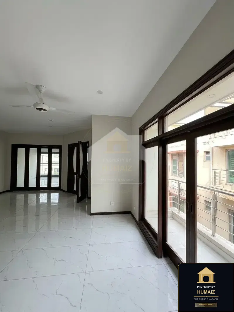 4-Bedroom Upper/Lower Portion (5 Bath, Unit 12) in DHA Phase 8 For Rent in DHA Phase 8 Karachi — Photograph 9