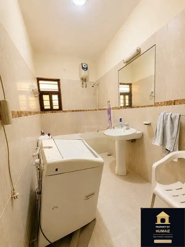 300 Sq. Yd. 5-Bedroom Luxury Villa in Khayaban-e-Ittehad For Sale in DHA Phase 8 Karachi — Photograph 7