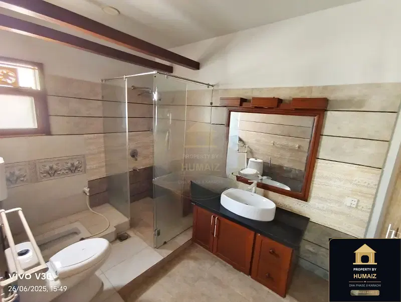 500 Sq. Yd. 6-Bedroom Luxury Villa (Basement, 6 Bath, Residence 3) in Zone A For Sale in DHA Phase 8 Karachi — Photograph 4