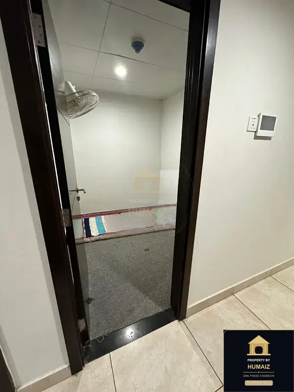 3-Bedroom Luxury Apartment (Boulevard Facing, 3 Bath, Suite 8) at Pearl Towers For Sale in DHA Phase 8 Karachi — Photograph 11