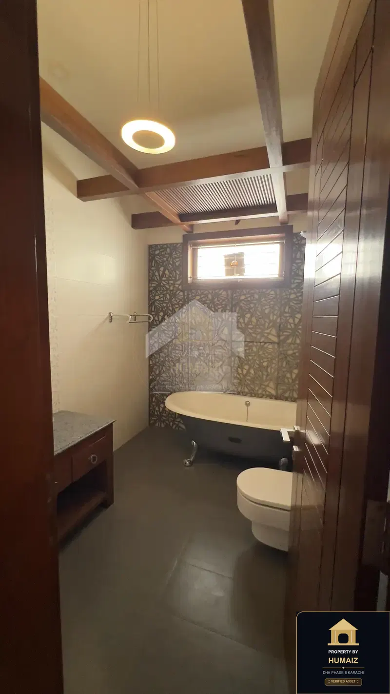 1,000 Sq. Yd. 4-Bedroom Luxury Villa in DHA Phase 8 For Rent in DHA Phase 8 Karachi — Photograph 8