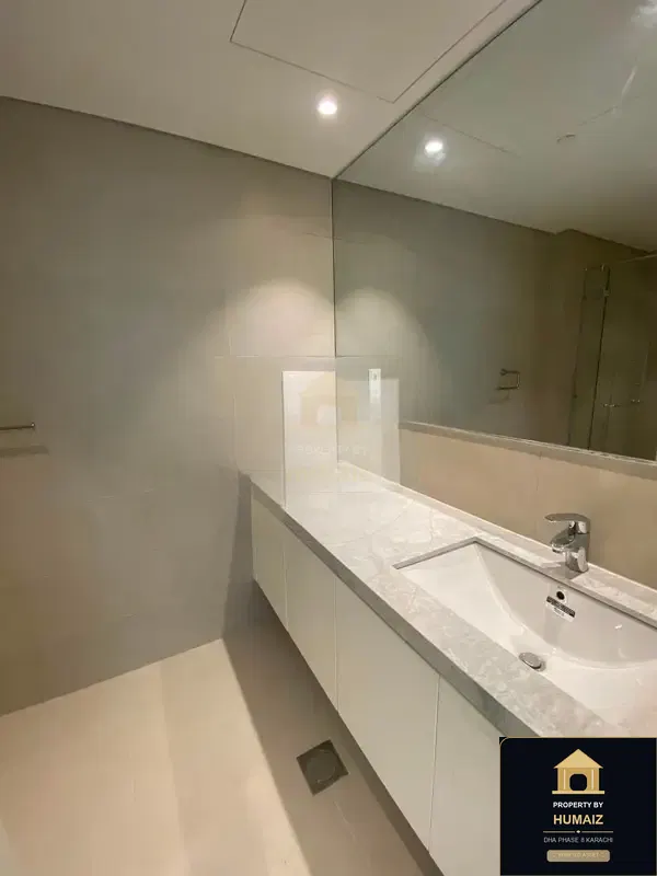 4-Bedroom Luxury Apartment (Sea Facing, 6 Bath, Suite 2) at The Views For Rent in DHA Phase 8 Karachi — Photograph 17