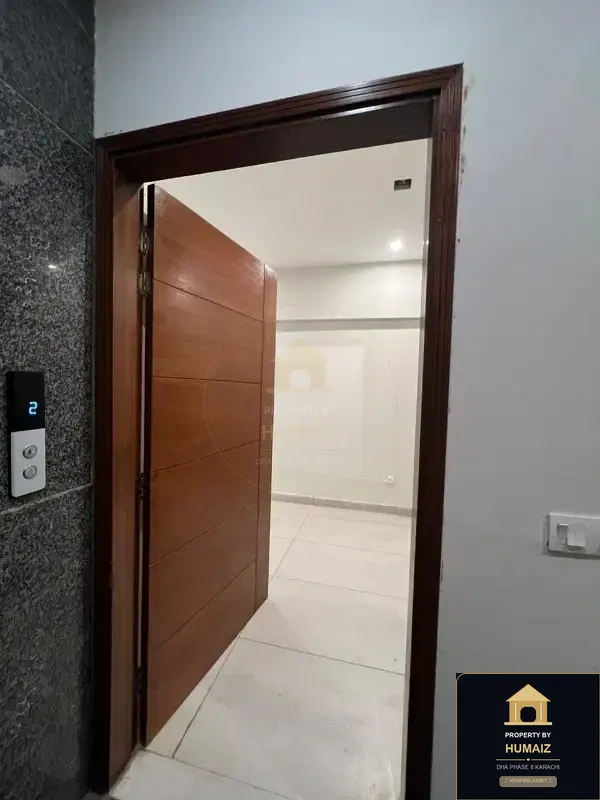 58 Sq. Yd. Corporate Office Space (1 Bath, Unit 5) on Zulfiqar Commercial For Sale in DHA Phase 8 Karachi — Photograph 5