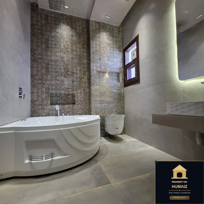 500 Sq. Yd. 6-Bedroom Luxury Villa (Basement, 6 Bath, Residence 161) in DHA Phase 8 For Sale in DHA Phase 8 Karachi — Photograph 4