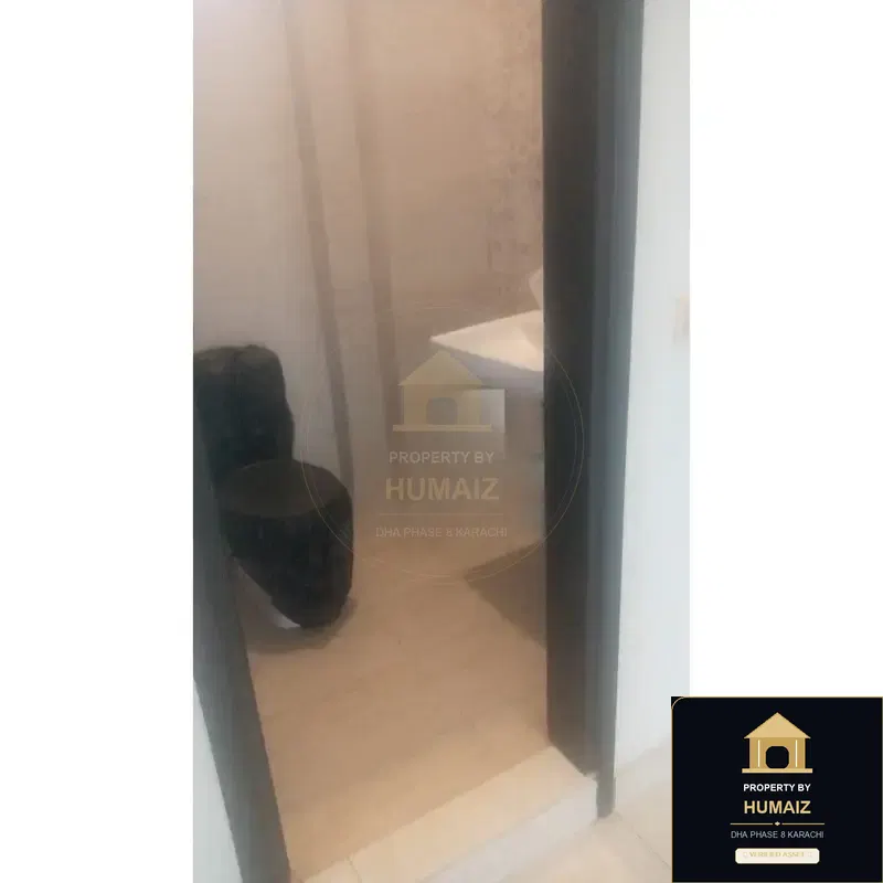 111 Sq. Yd. Commercial Retail Shop on Al-Murtaza Commercial For Sale in DHA Phase 8 Karachi — Photograph 4
