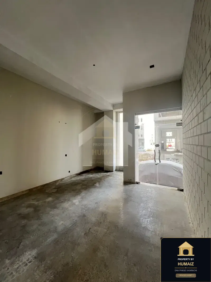 300 Sq. Yd. Corporate Office Space on Zulfiqar Commercial For Rent in DHA Phase 8 Karachi — Photograph 3