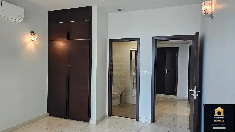 2-Bedroom Luxury Apartment (Sea Facing, 4 Bath, Suite 1) at Pearl Towers For Sale in DHA Phase 8 Karachi — Photograph 11