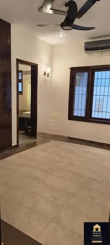 500 Sq. Yd. 6-Bedroom Luxury Villa (Brand New, 6 Bath, Residence 1) on Qasim Street For Sale in DHA Phase 8 Karachi — Photograph 8