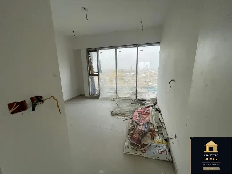 3-Bedroom Luxury Apartment (Boulevard Facing, 5 Bath, Suite 2) at Reef Towers For Sale in DHA Phase 8 Karachi — Photograph 15
