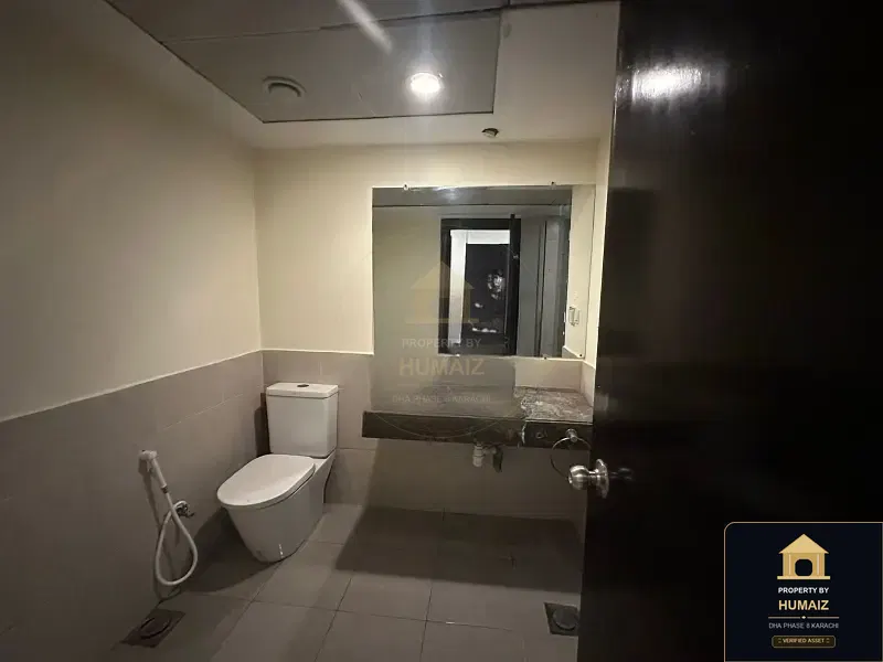 2-Bedroom Luxury Apartment (Sea Facing, 2 Bath, Suite 14) at Coral Towers For Rent in DHA Phase 8 Karachi — Photograph 4