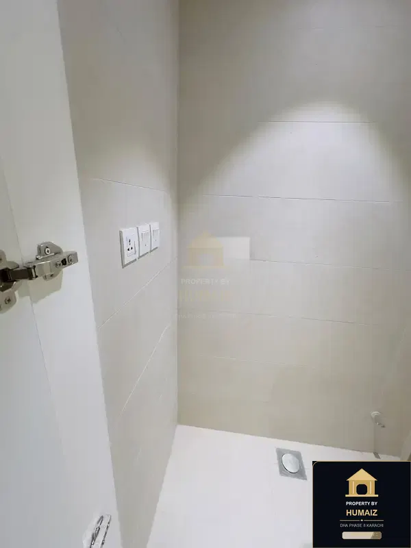 2-Bedroom Luxury Apartment (Sea Facing, 3 Bath, Suite 77) at The Views For Sale in DHA Phase 8 Karachi — Photograph 11
